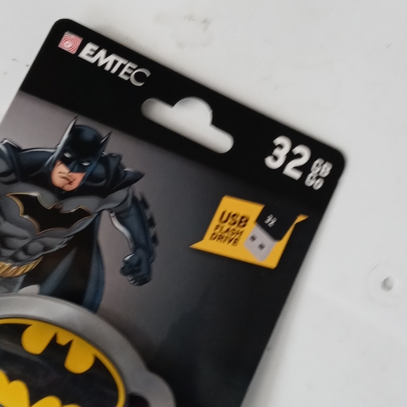 Emtec Batman 32GB USB Flash Drive - Picture 4 of 4